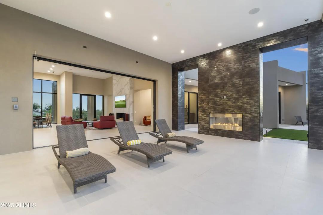 Real Estate Picture 7