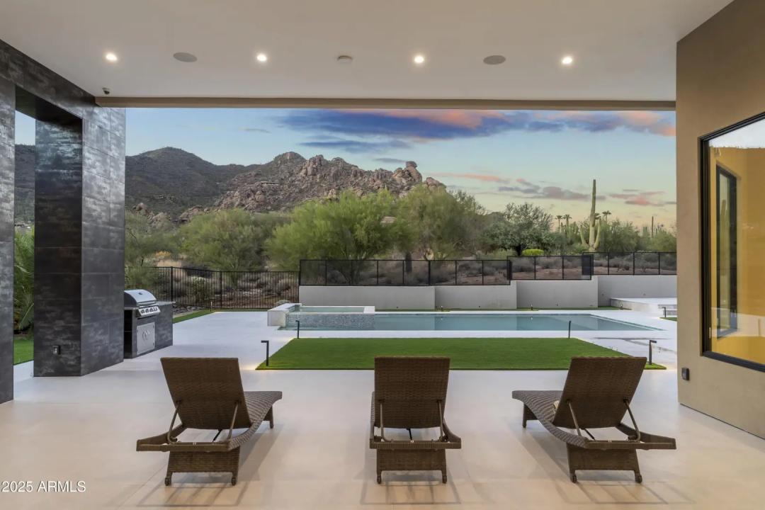 Real Estate Picture 8