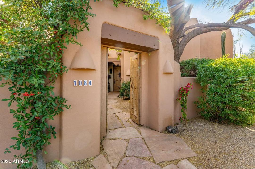Real Estate Picture 4