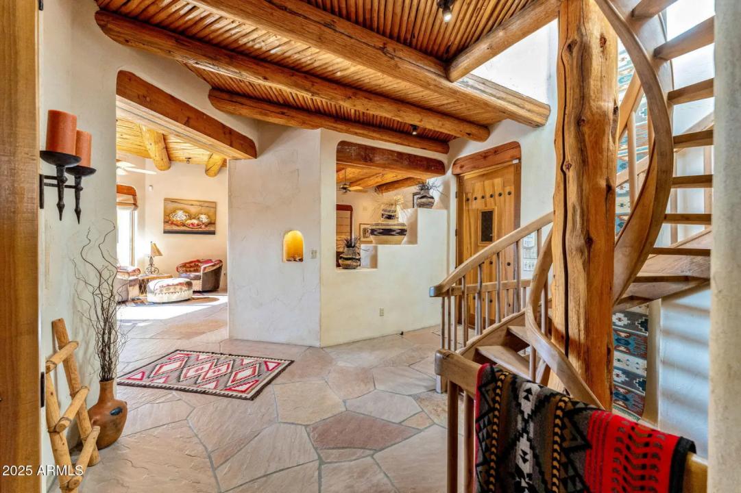 Real Estate Picture 7