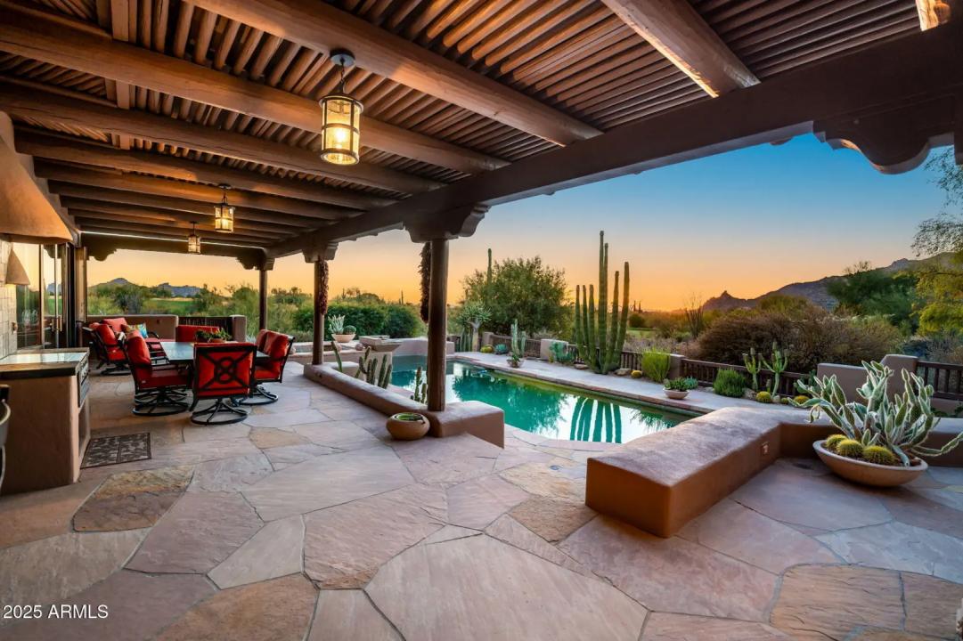 Real Estate Picture 16