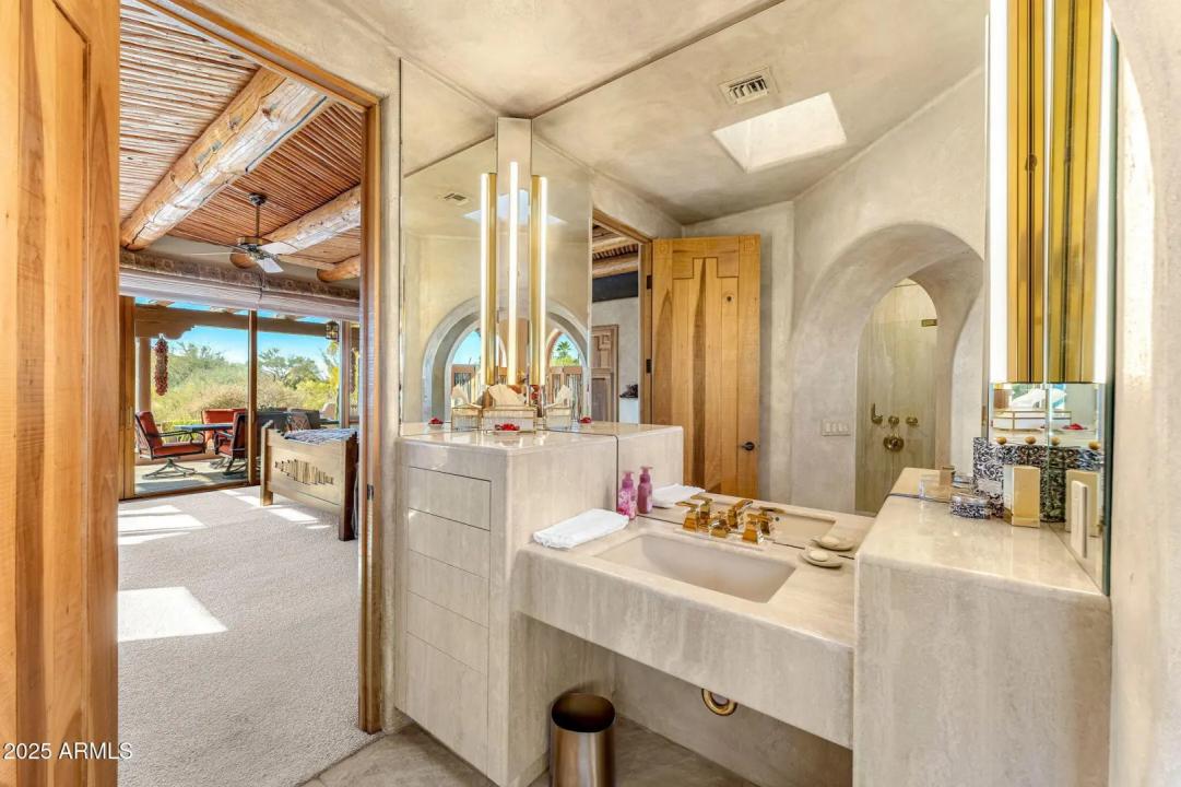 Real Estate Picture 27