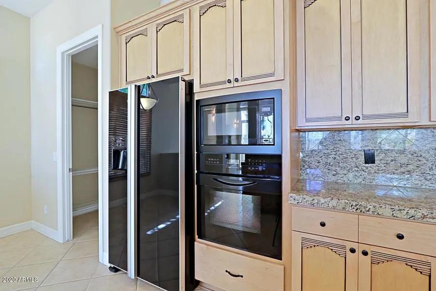 Real Estate Picture 17