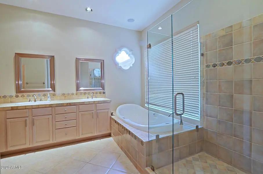 Real Estate Picture 23