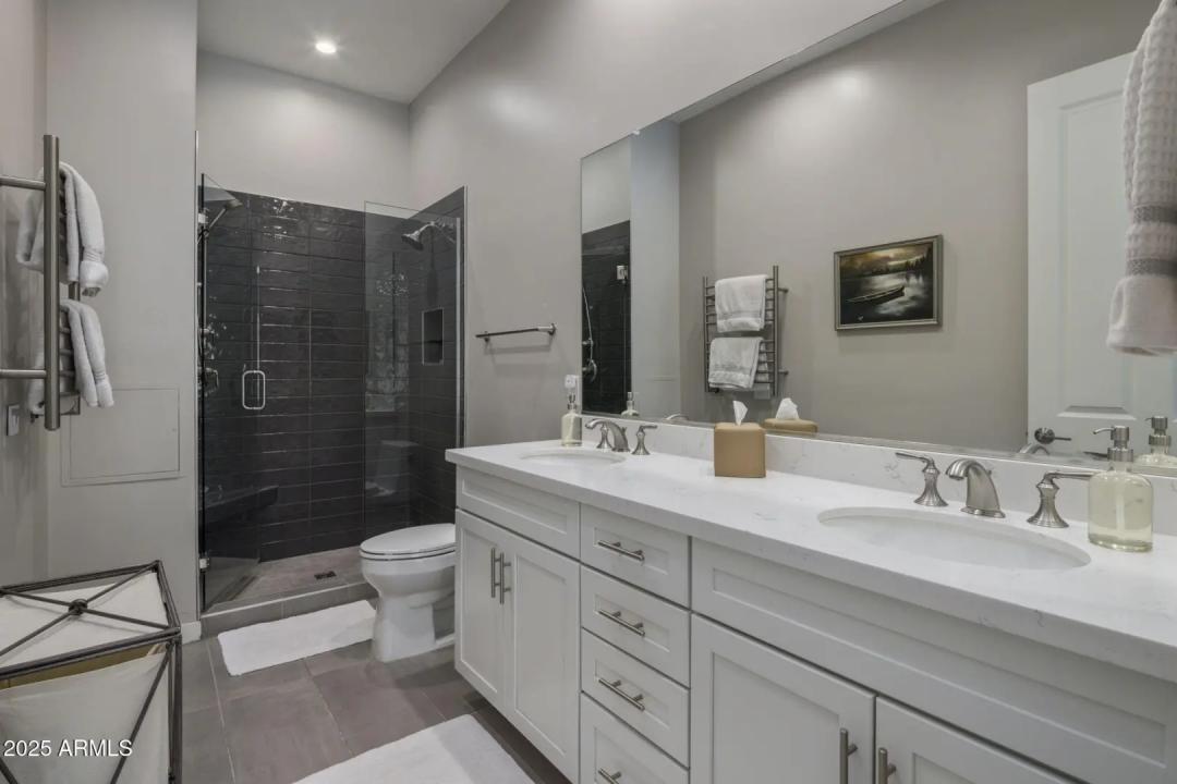 Real Estate Picture 16