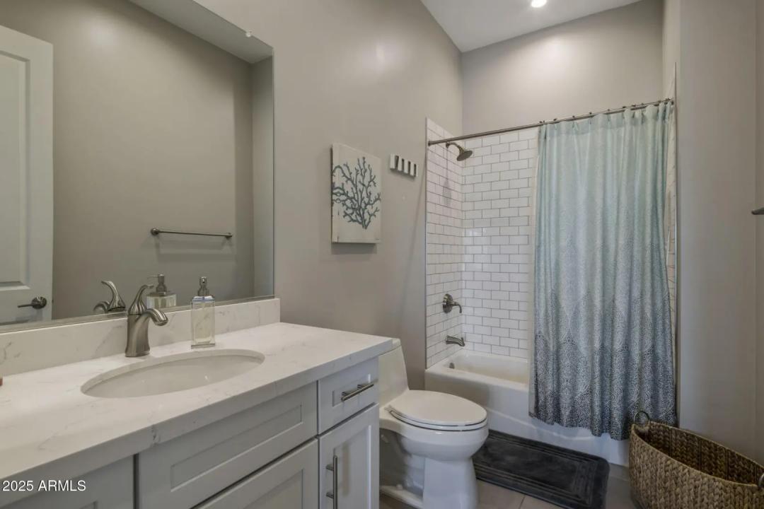 Real Estate Picture 19