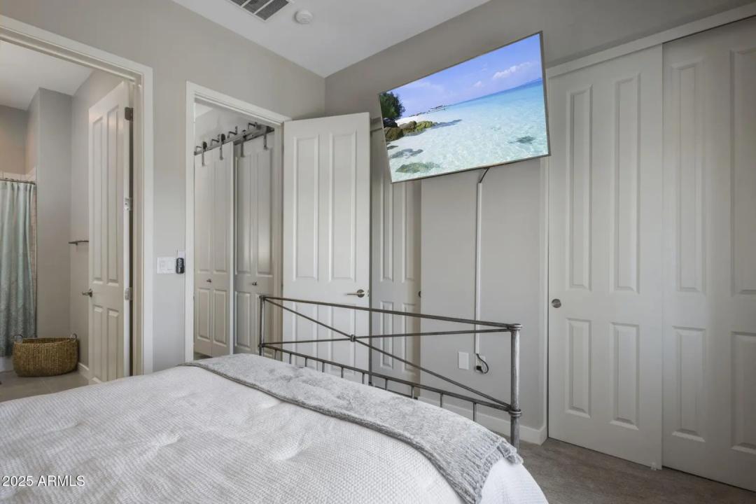 Real Estate Picture 18