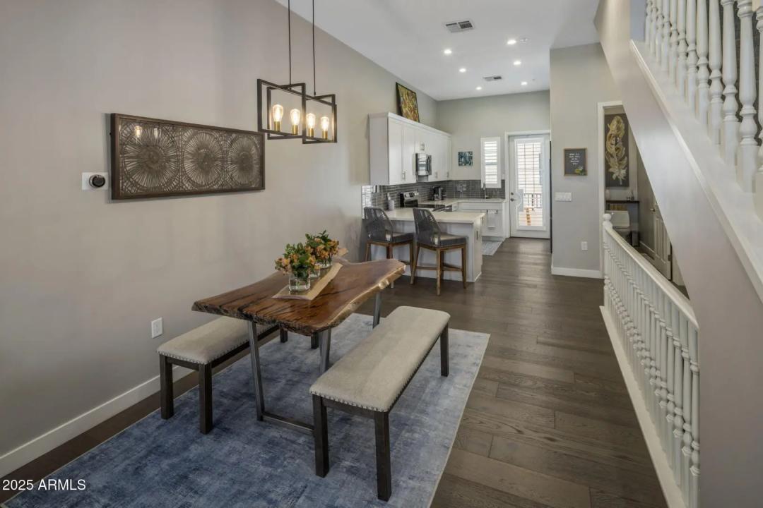 Real Estate Picture 5