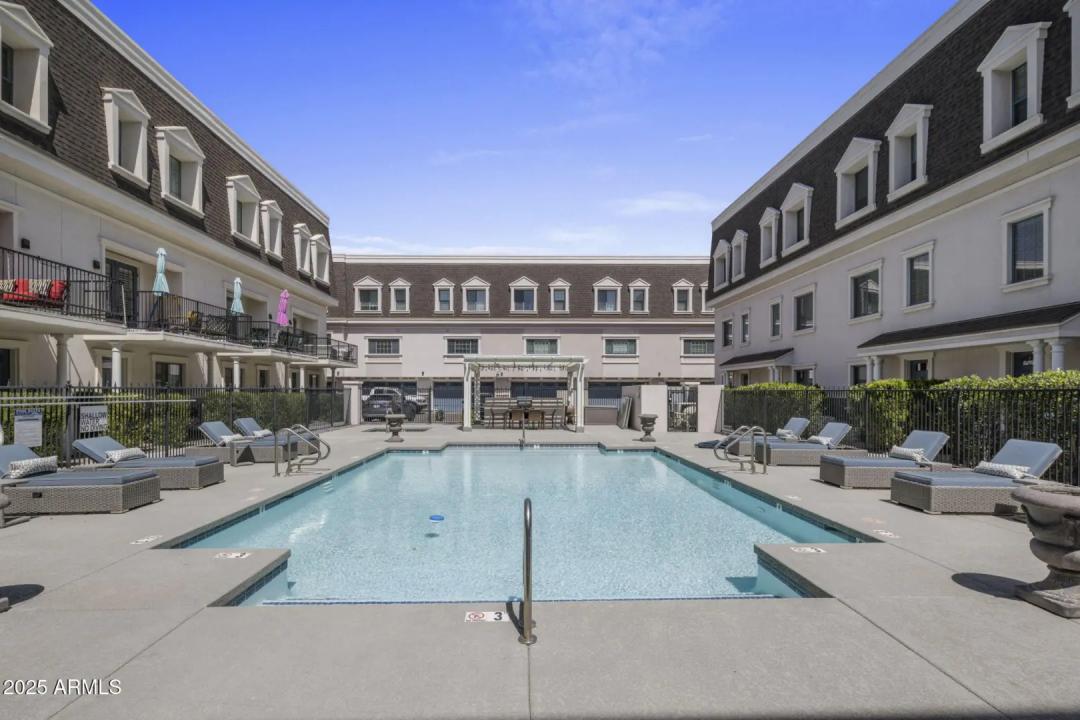 Real Estate Picture 24
