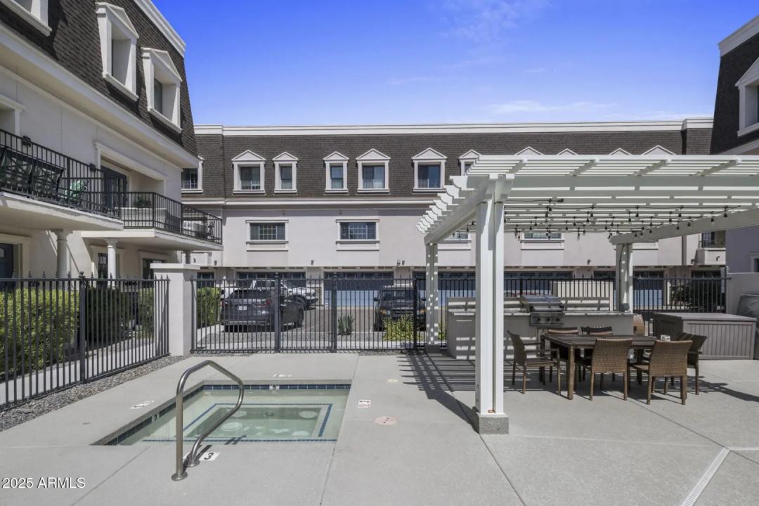 Real Estate Picture 25