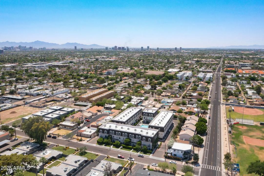 Real Estate Picture 30