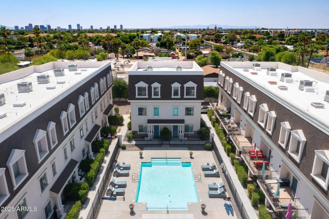 Real Estate Picture 32