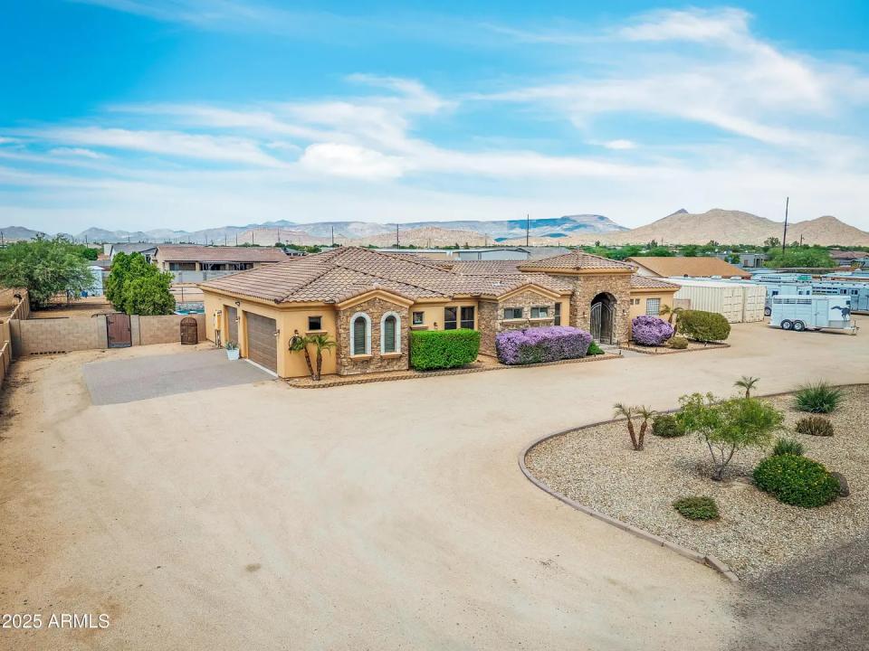 Real Estate Picture 2