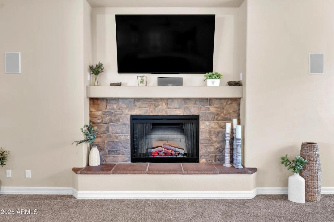 Real Estate Picture 15