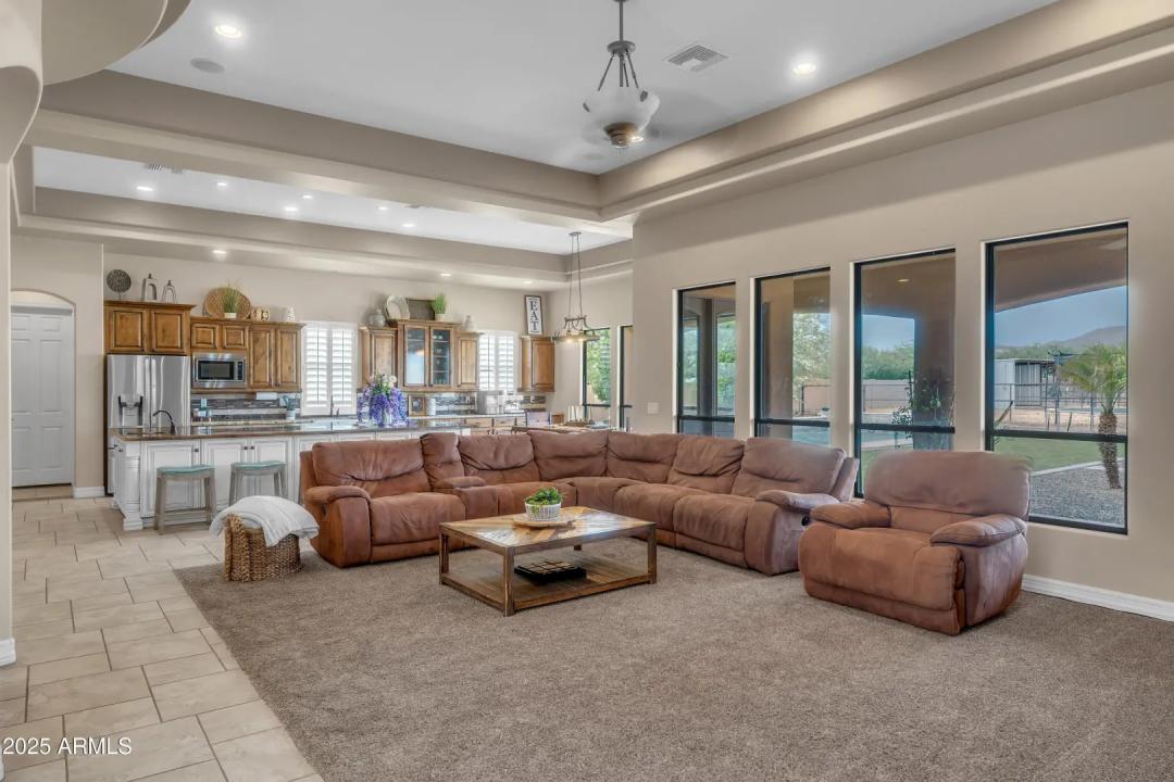 Real Estate Picture 17