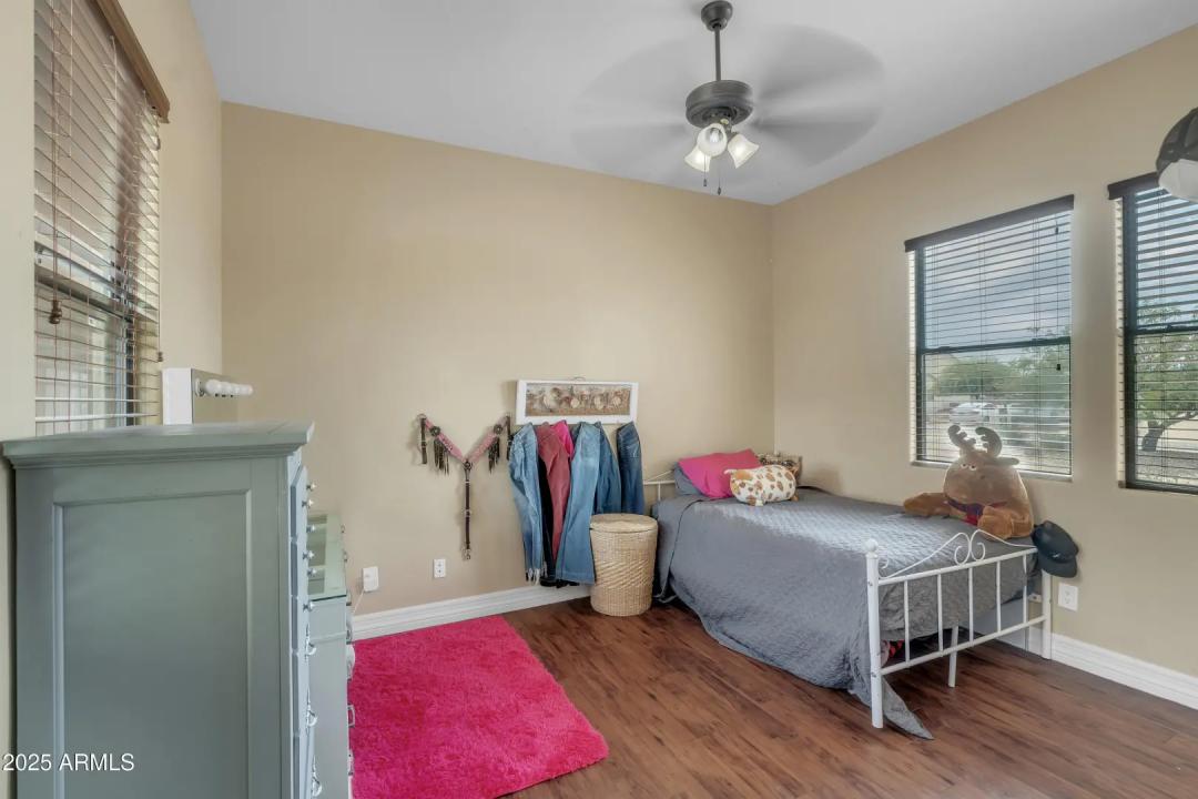 Real Estate Picture 22