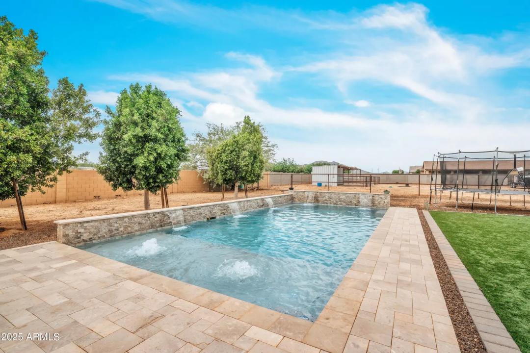 Real Estate Picture 32