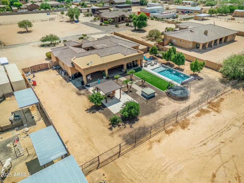 Real Estate Picture 39