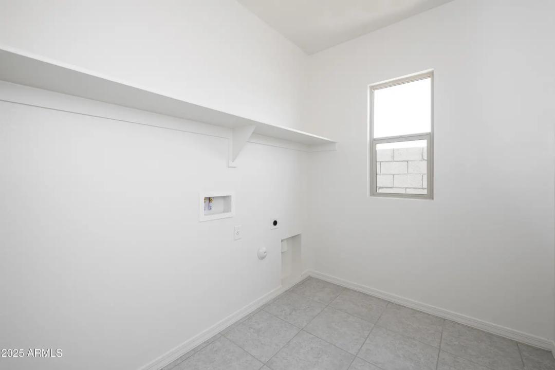 Real Estate Picture 9