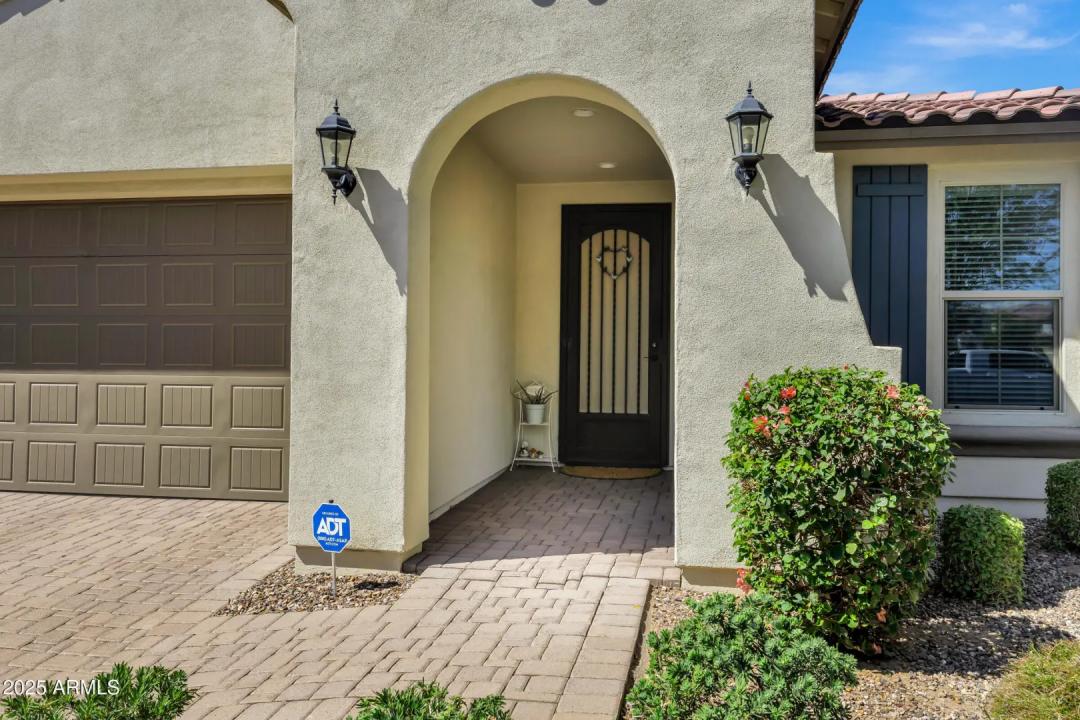 Real Estate Picture 3