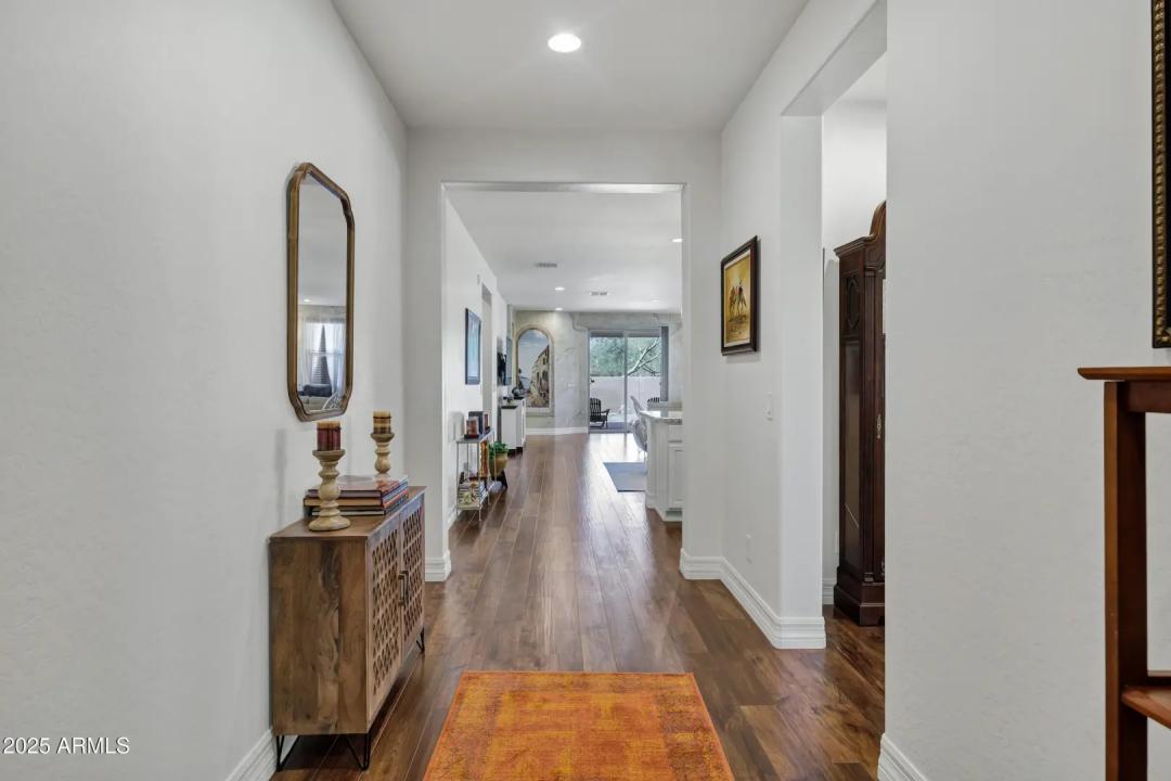 Real Estate Picture 4