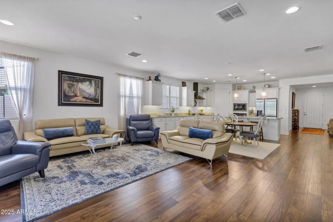 Real Estate Picture 6