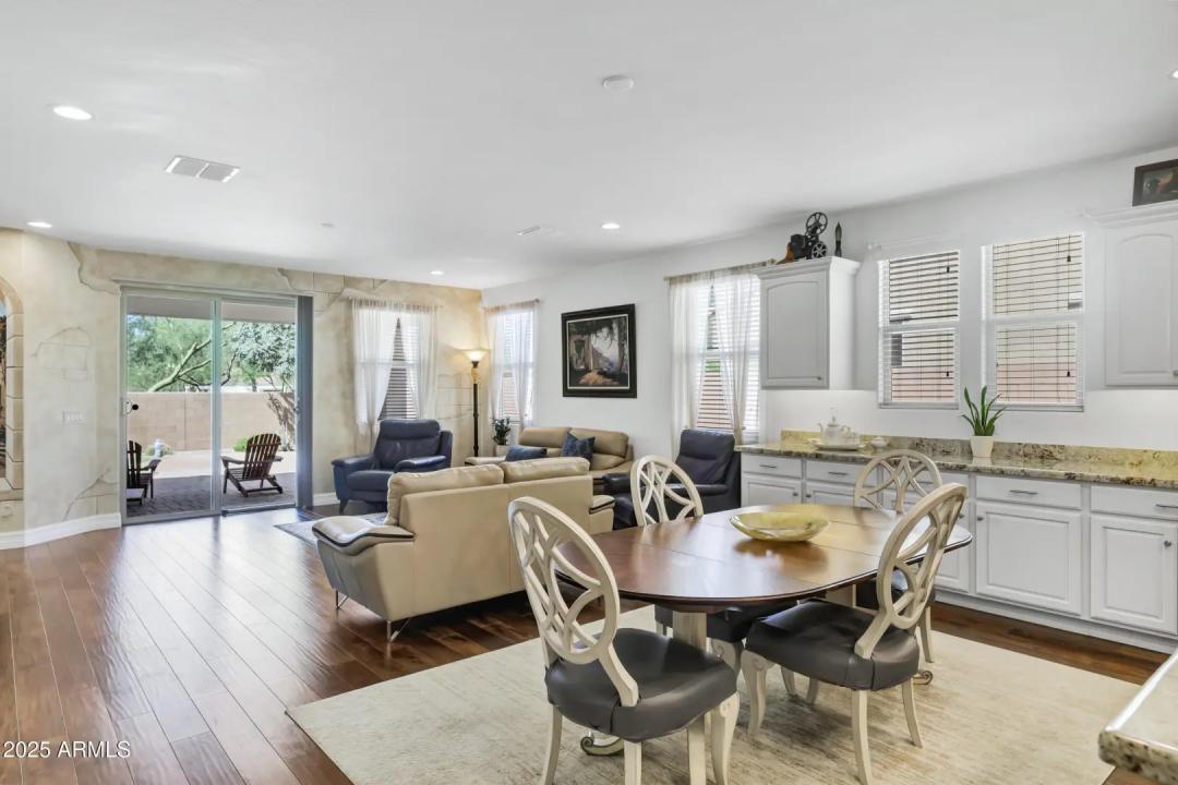 Real Estate Picture 9