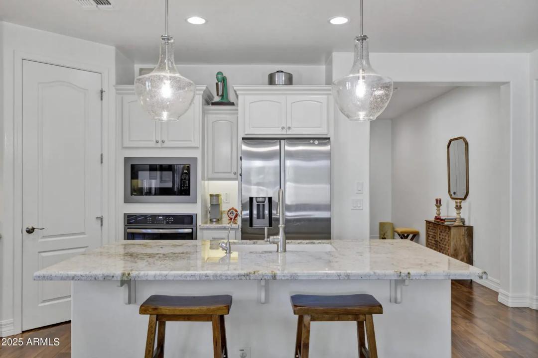 Real Estate Picture 10