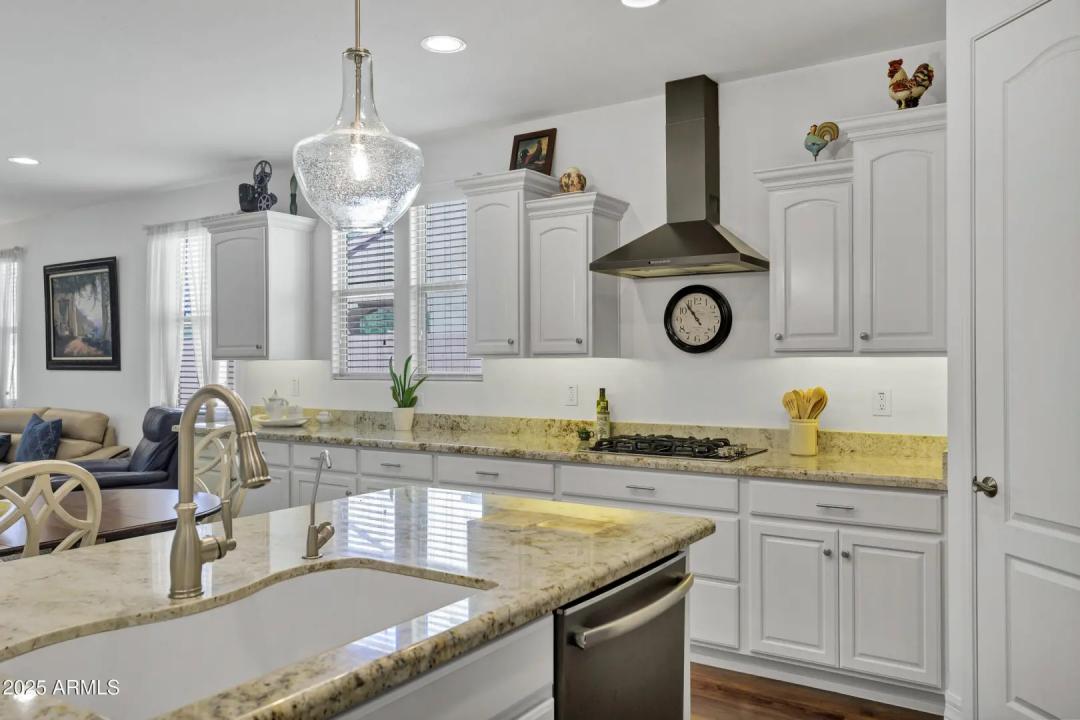 Real Estate Picture 13
