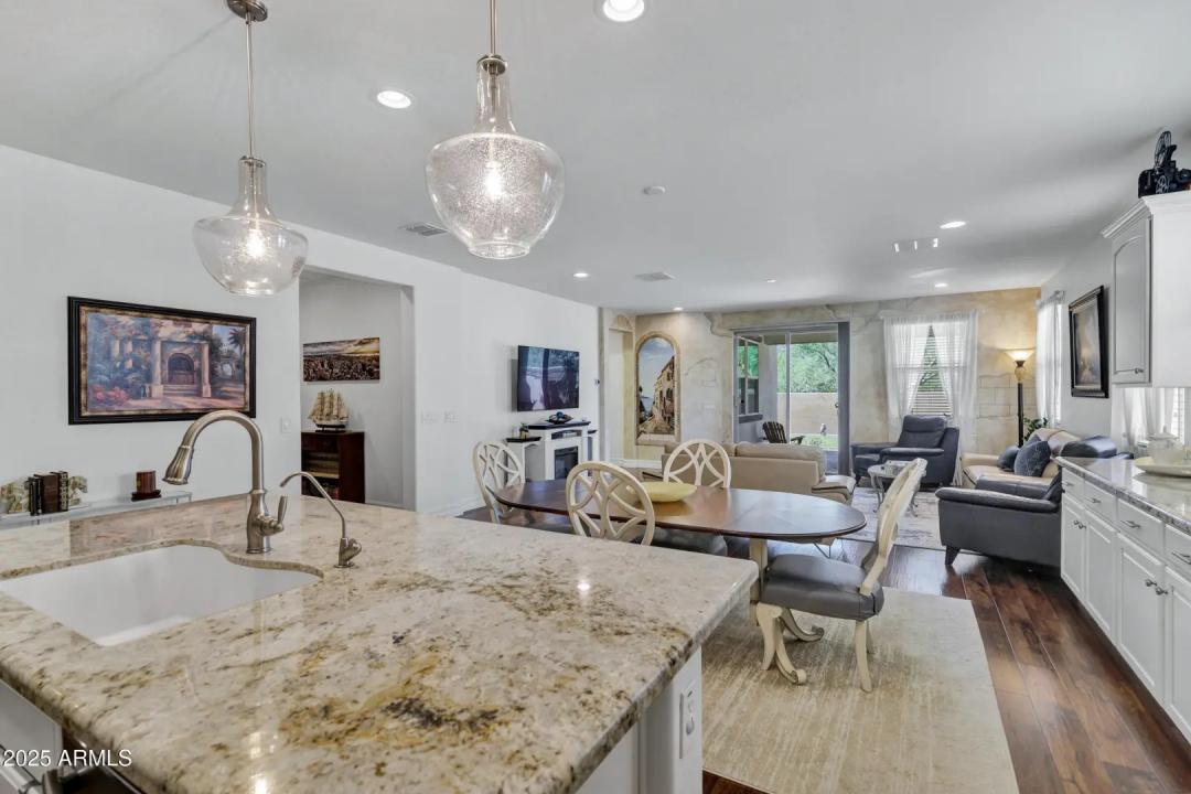 Real Estate Picture 15
