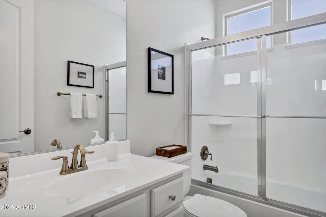 Real Estate Picture 17