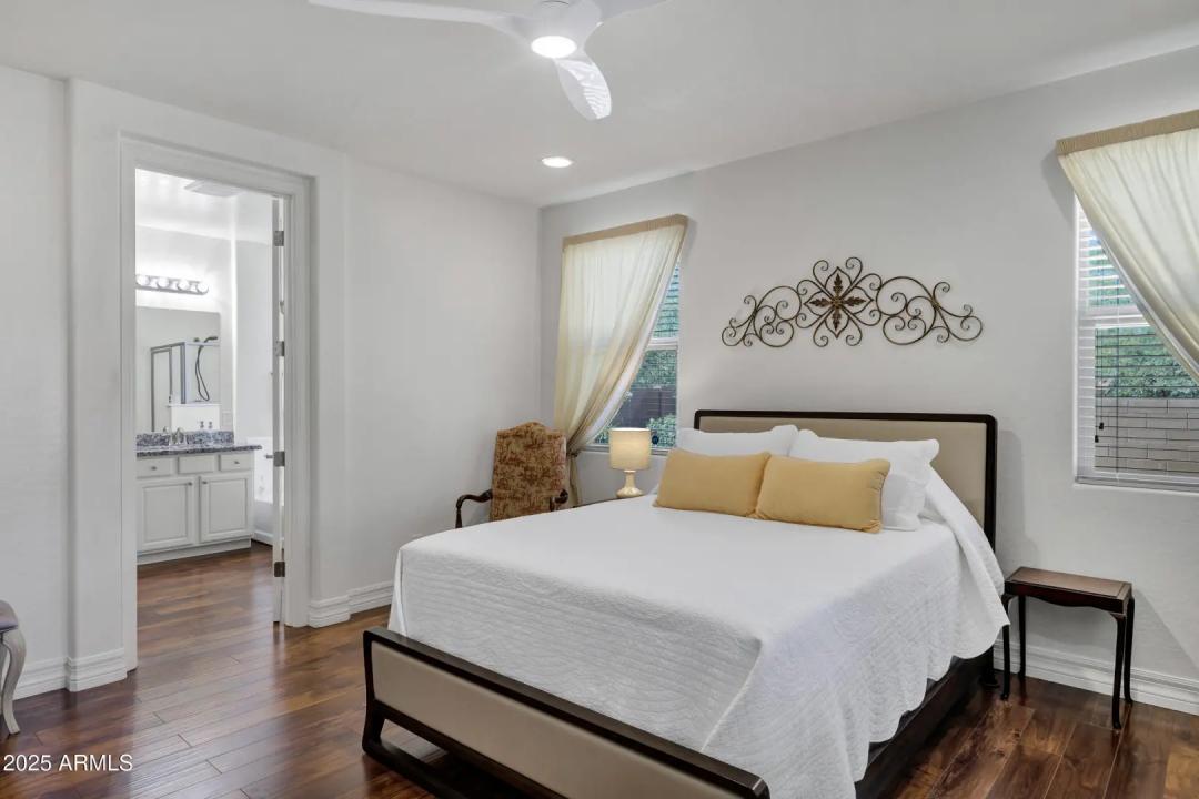 Real Estate Picture 22