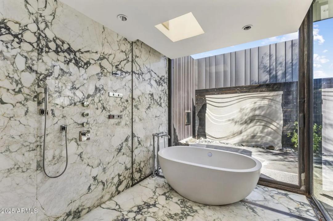 Real Estate Picture 30
