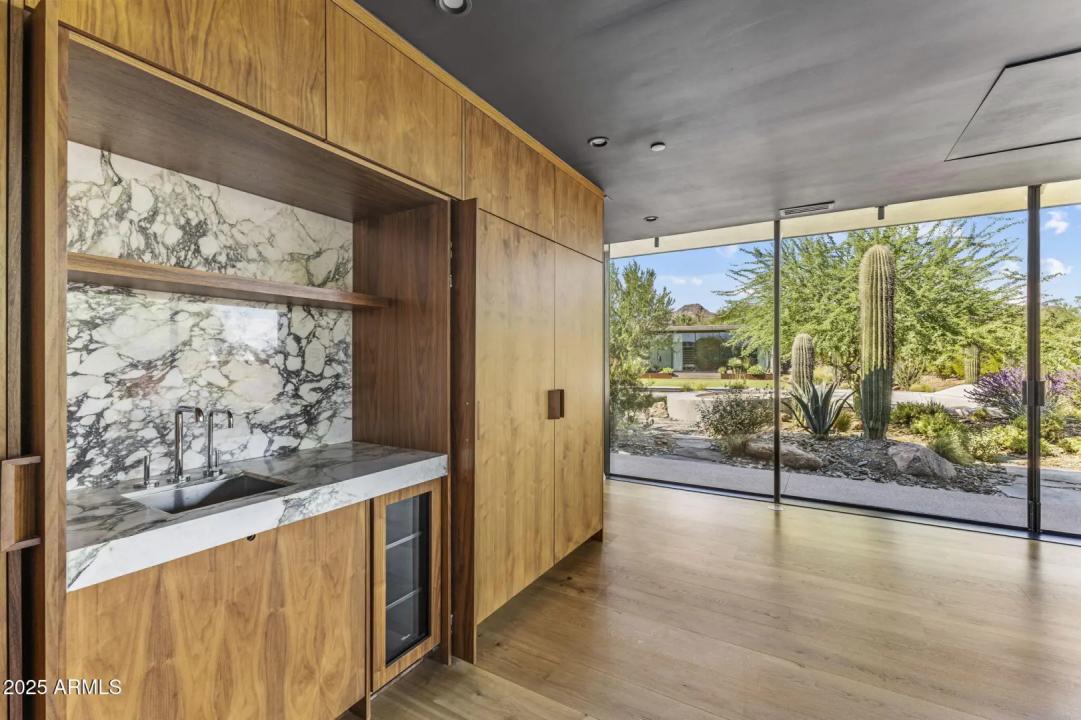 Real Estate Picture 28