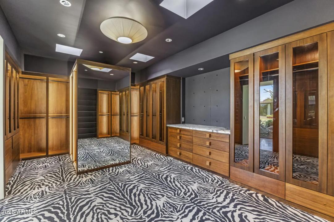 Real Estate Picture 32
