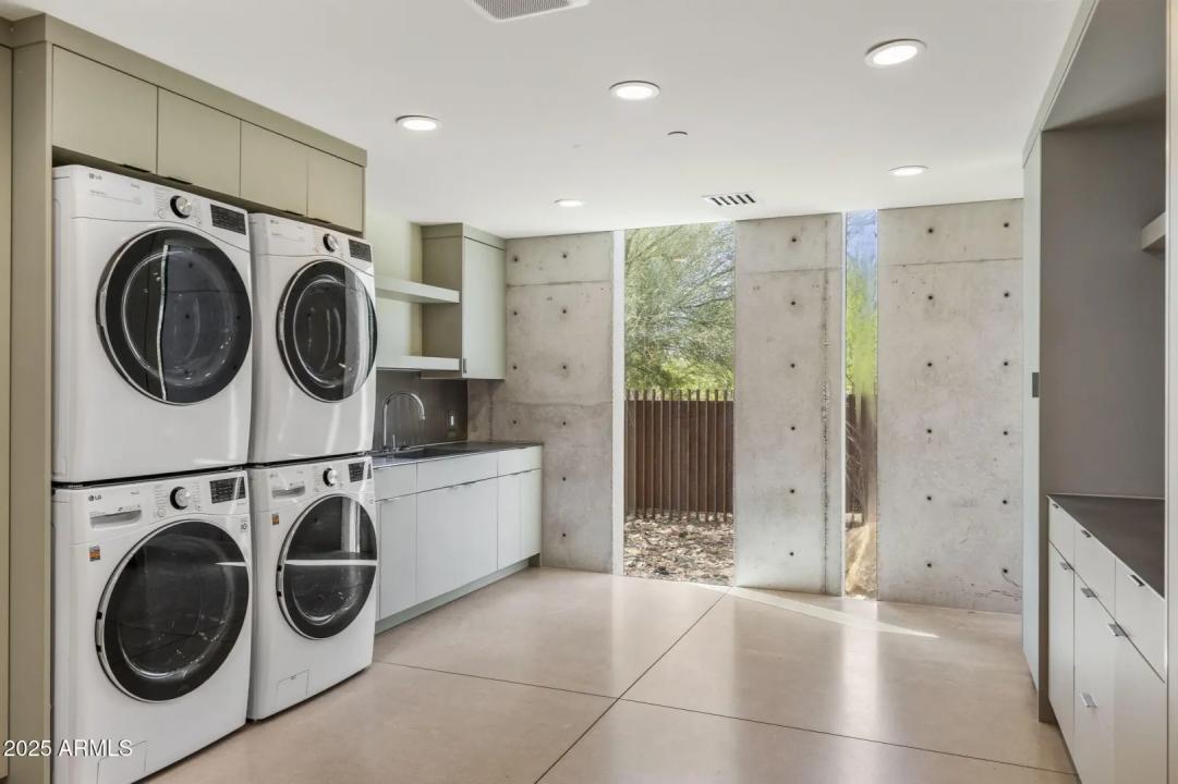 Real Estate Picture 18