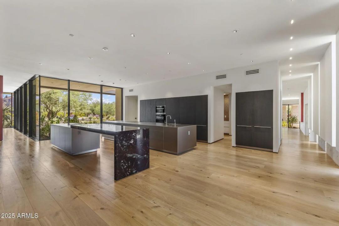 Real Estate Picture 12