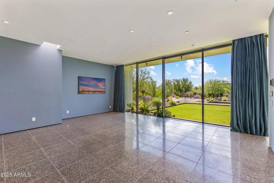 Real Estate Picture 24
