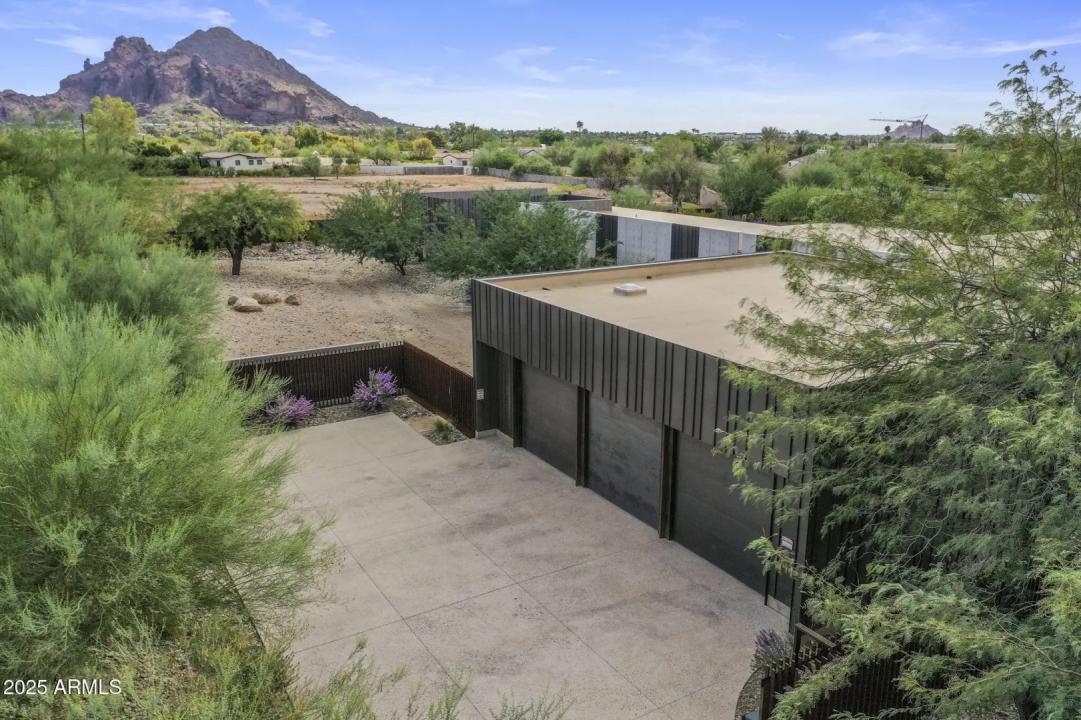 Real Estate Picture 37