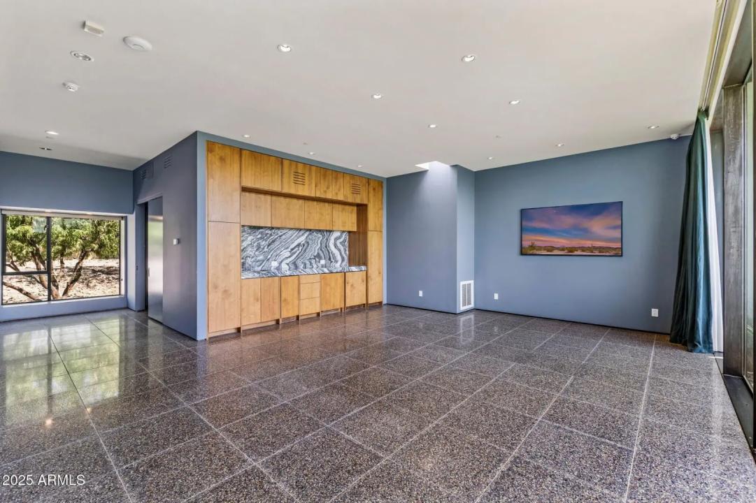 Real Estate Picture 25