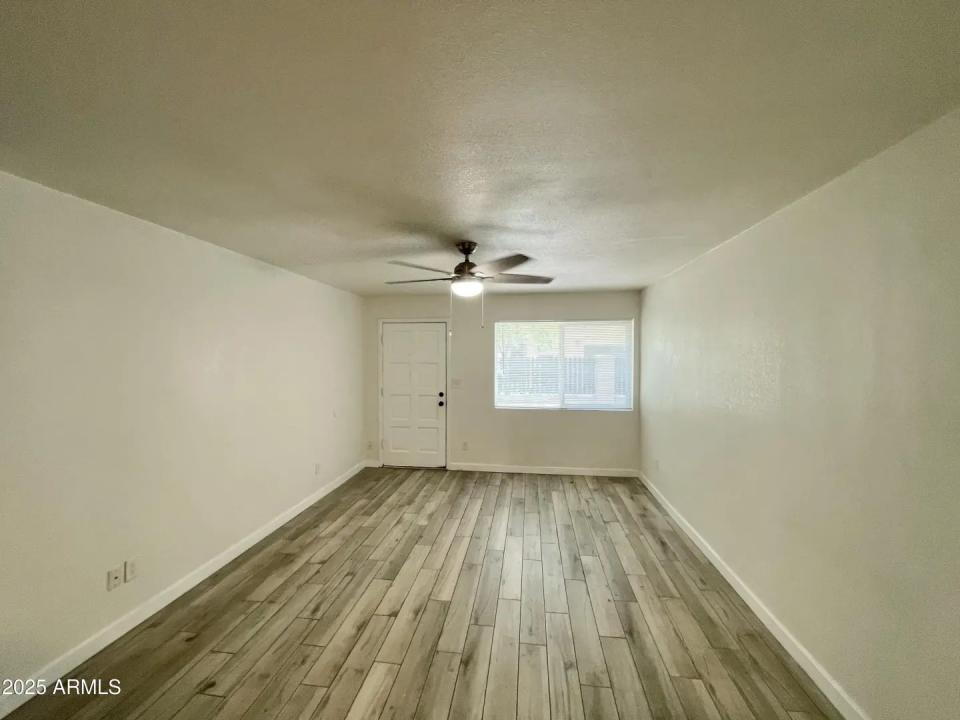 Real Estate Picture 3