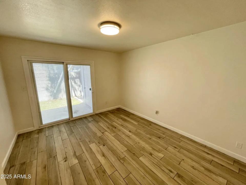 Real Estate Picture 8