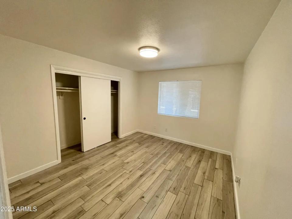 Real Estate Picture 12
