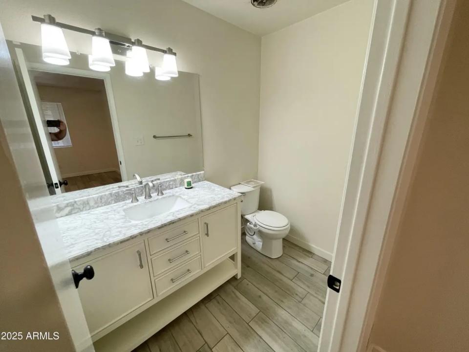 Real Estate Picture 13
