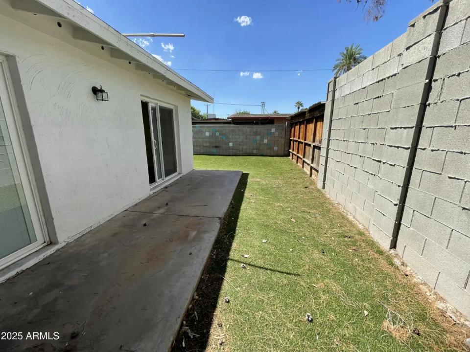 Real Estate Picture 16