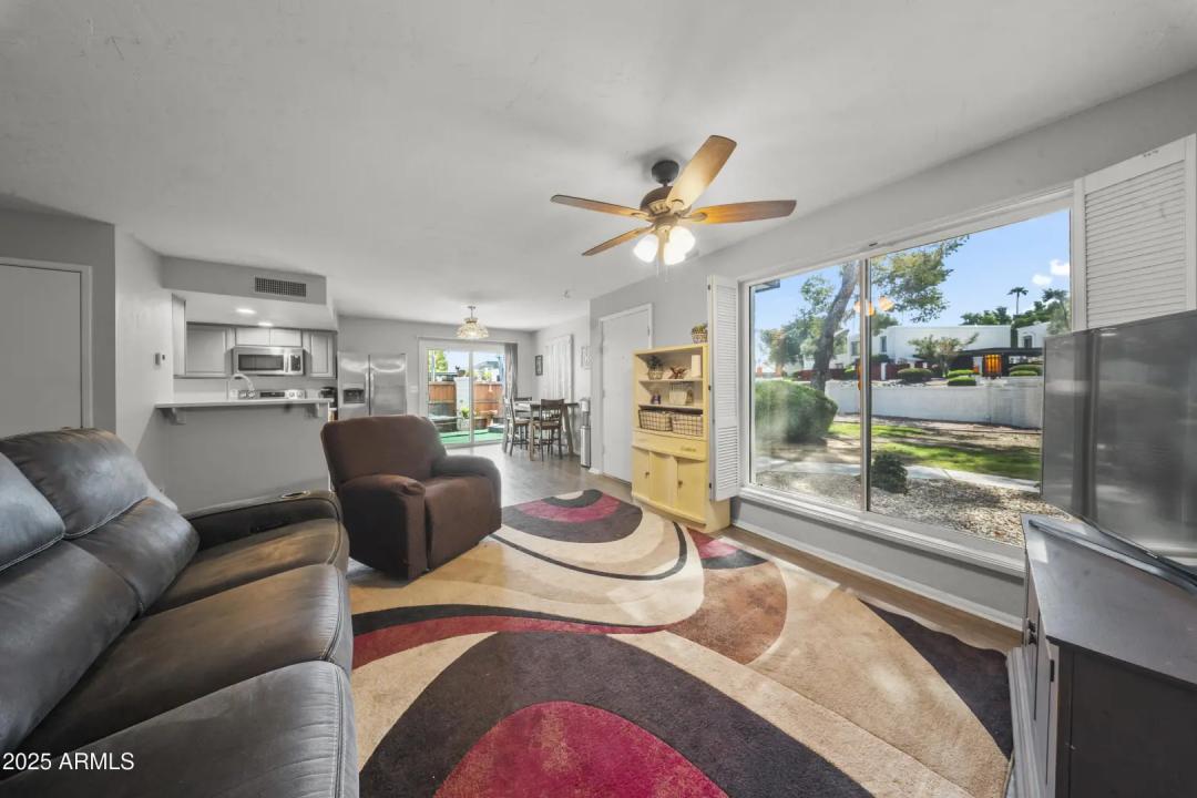 Real Estate Picture 5