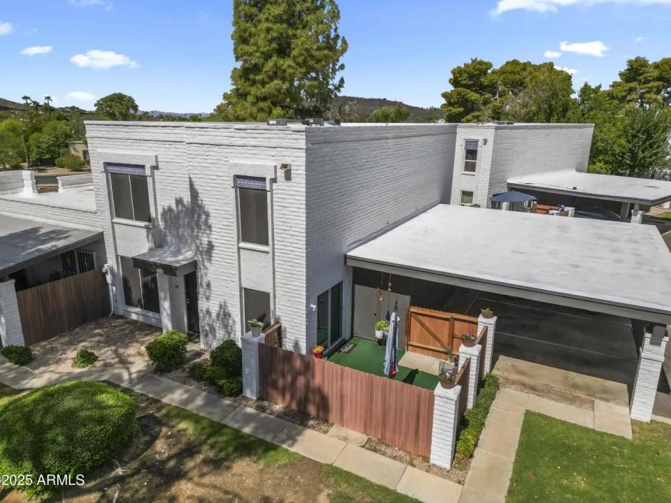 13226 N 3rd Place Phoenix AZ 85022