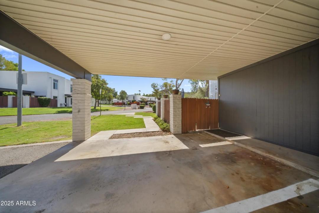 Real Estate Picture 10