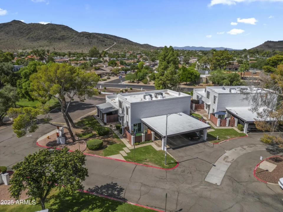Real Estate Picture 12