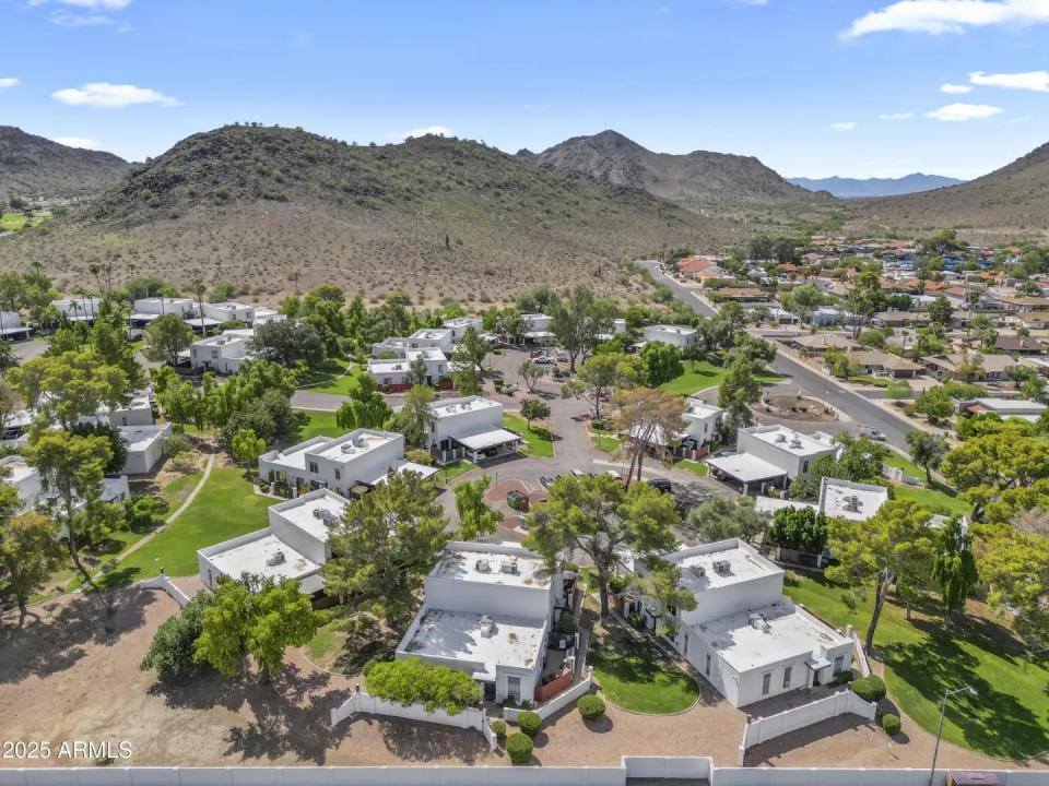 Real Estate Picture 17